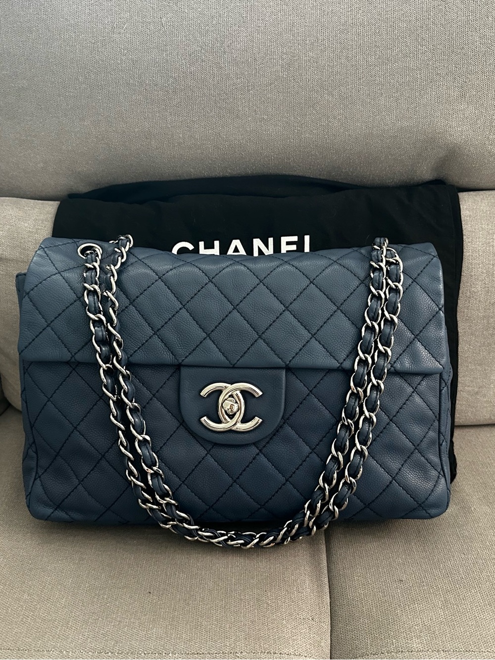 CHANEL Blue soft caviar skin maxi jumbo 34 - single flap